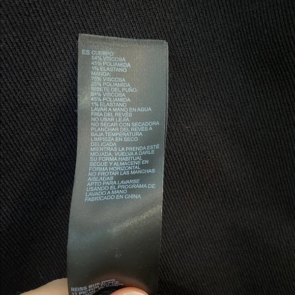 NWT Reiss Savannah Black V Neck Sheer Pleated Sleeve Knit Top Size M $240 - Picture 7 of 7